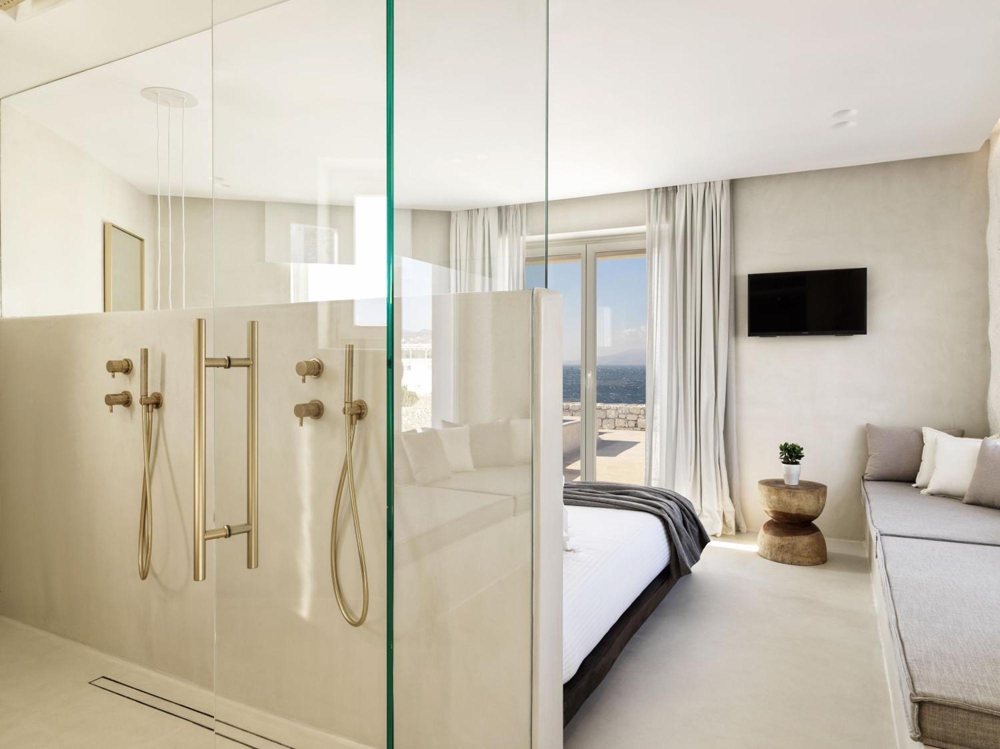 Deluxe Room Heated Jetted Tub Sea View