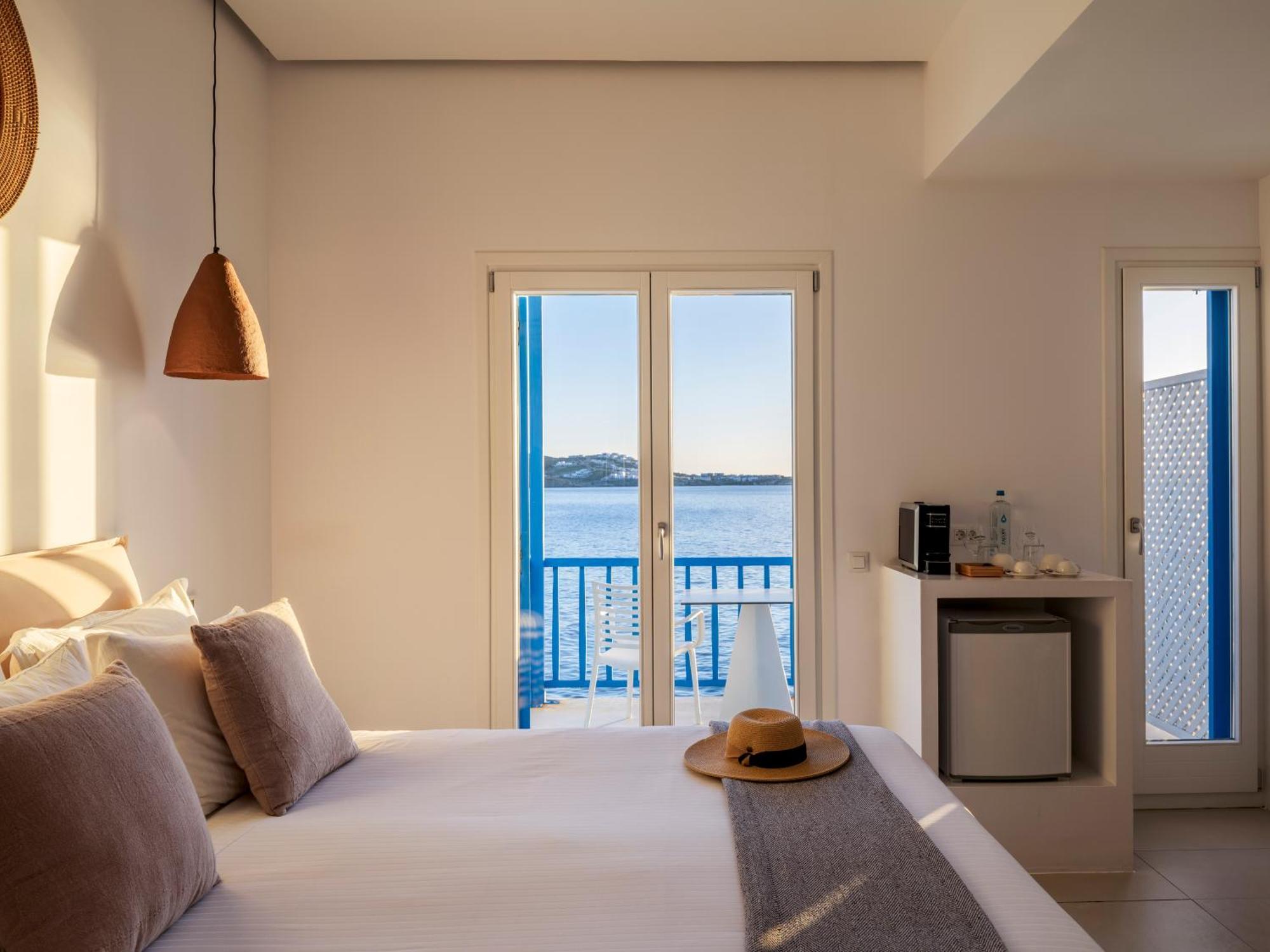 Habitación Doble Deluxe con balcón y vistas al mar
