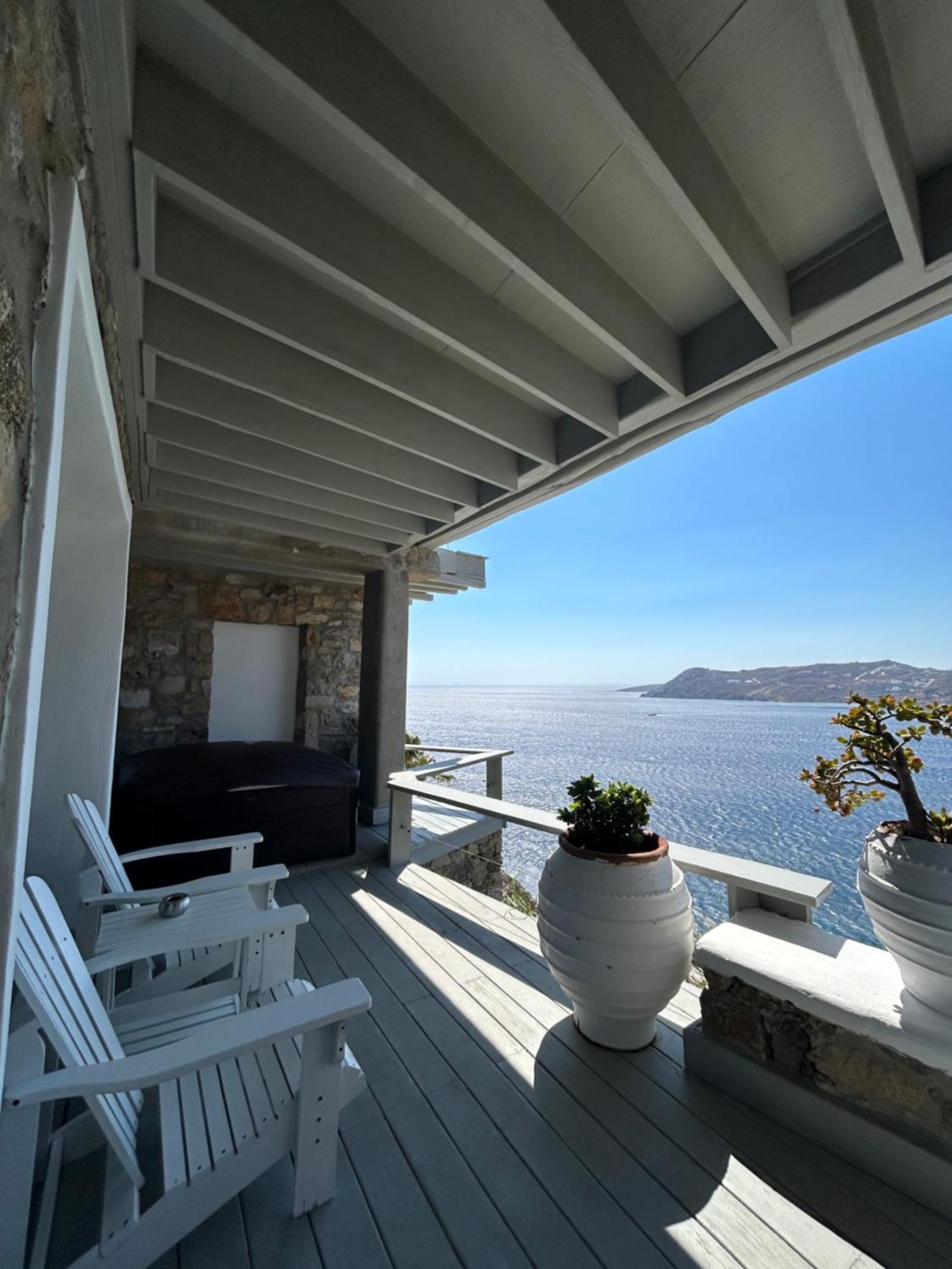 Junior Suite Outdoor Jetted Tub Sea View